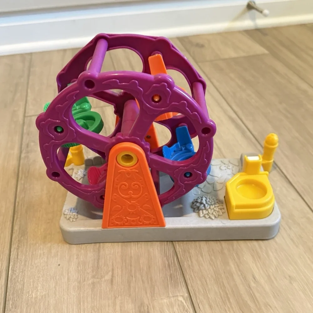 Fisher Price Little People 2003 Ferris Wheel Replacement Part
